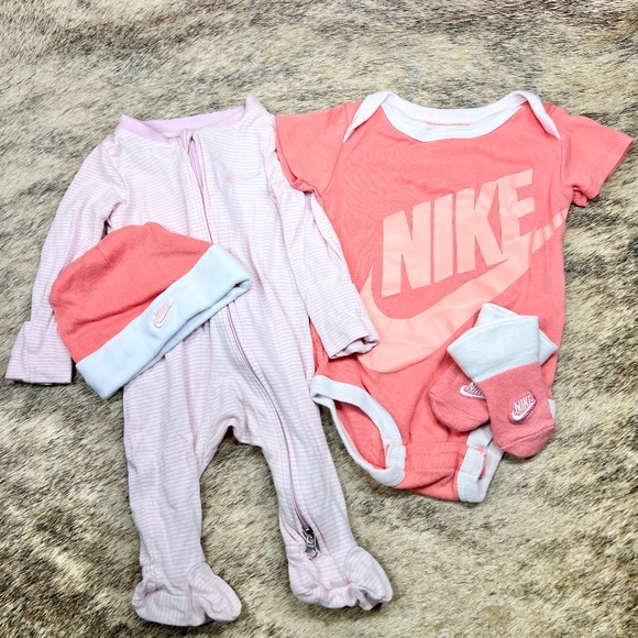 Nike Baby Girl Clothes Bundle - Picture 1 of 3